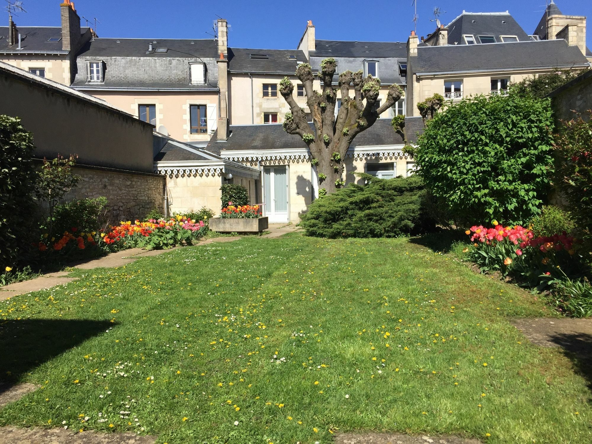 Bien Etre Immo Apartment Poitiers Bagian luar foto